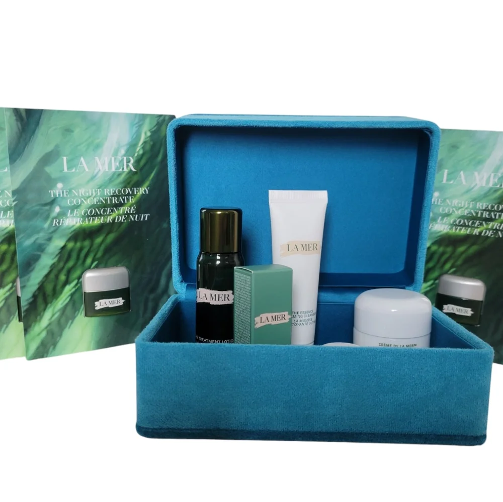 La Mer Skincare With 0.5 Oz Moisturizing Cream and Storage Case - Picture 5 of 5